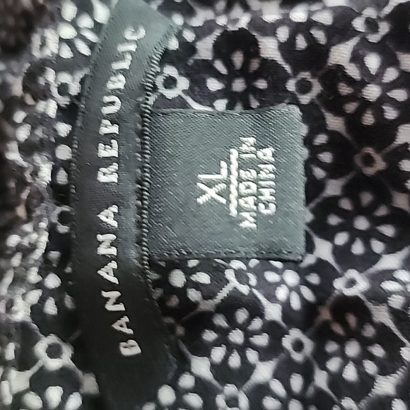 Banana Republic Ladies Blouse - Picture 4 of 4